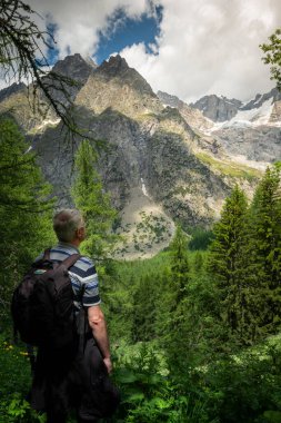 Aosta Vadisi 'nde, Alp Dağları' nda.