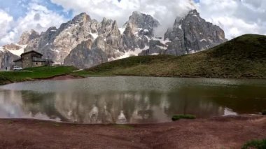 Dağlarda Alp Gölü, Pale di San Martino Dolomites İtalya