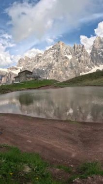 Dağlarda Alp Gölü, Pale di San Martino Dolomites İtalya