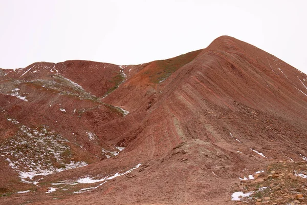 Όμορφα Κόκκινα Βουνά Του Αζερμπαϊτζάν Χειμώνα Περιφέρεια Khizi — Φωτογραφία Αρχείου
