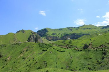 Güzel dağlarda küçük bir köy. Laza köyü. Kusar bölgesi. Azerbaycan.