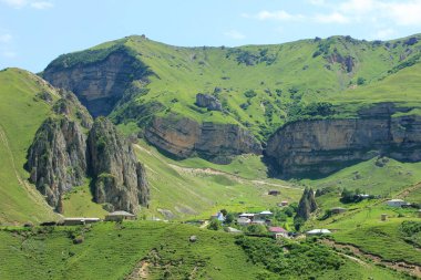 Güzel dağlarda küçük bir köy. Laza köyü. Kusar bölgesi. Azerbaycan.