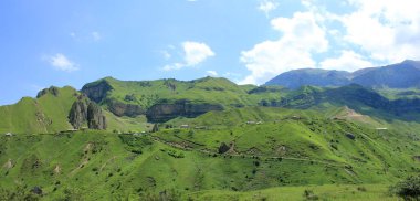Güzel dağlarda küçük bir köy. Laza köyü. Kusar bölgesi. Azerbaycan.