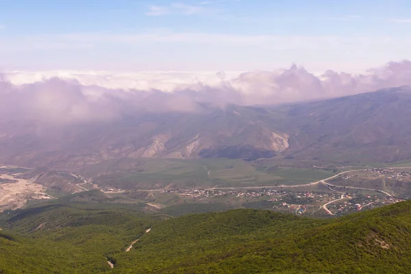 Hermosas Nubes Blancas Sobre Las Montañas Región Khyzy Azerbaiyán — Foto de Stock
