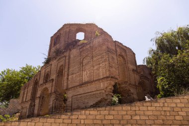 Güzel dağlarda sürülmüş tarlalar. Shamakhi bölgesi. Azerbaycan.