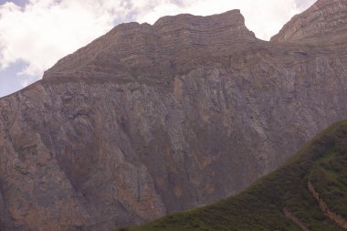 Güzel dağ Shahdag 4.247 metre. Azerbaycan.