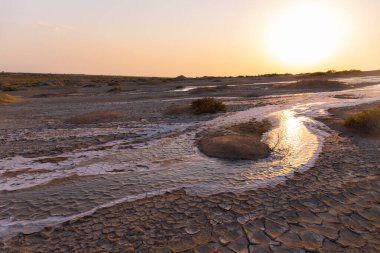 Ovadaki güzel çamur volkanları. Neftchala. Azerbaycan.