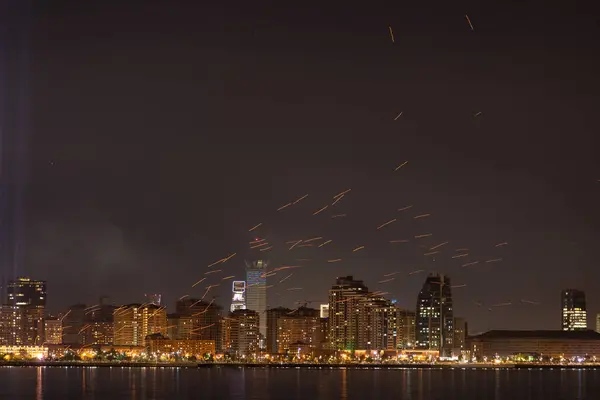 Stock image Baku. Azerbaijan. 09.27.2021. Day of Remembrance. Launching many lanterns into the sky.