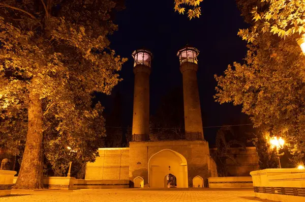 Ganja şehri, Azerbaycan, 10.16.2021. Şah Abbas Camii ya da akşam Juma Camii. Cami 1606 yılında inşa edildi..