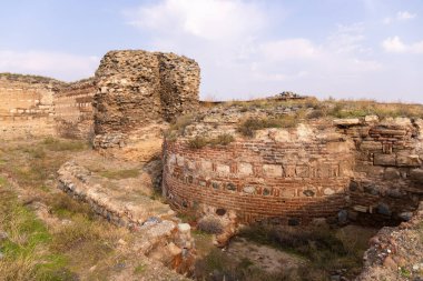 Shamkir şehri. Azerbaycan. 10.17.2021. Büyük eski Shamkir şehrinin kazıları.