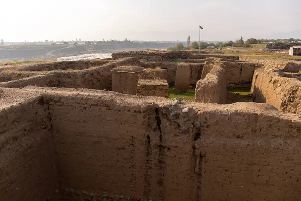 Shamkir şehri. Azerbaycan. 10.17.2021. Büyük eski Shamkir şehrinin kazıları.