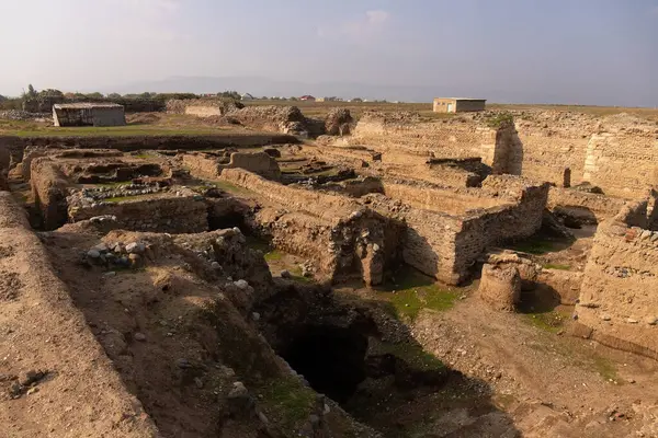 Shamkir şehri. Azerbaycan. 10.17.2021. Büyük eski Shamkir şehrinin kazıları.