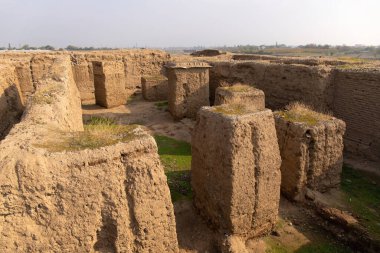 Büyük eski Shamkir şehrinin odaları. Shamkir şehri. Azerbaycan.