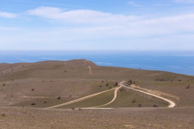 Güzel dağlarda virajlı yollar. Beşmag Dağı. Azerbaycan.