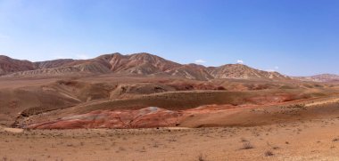 Azerbaycan 'ın güzel kızıl dağları. Khizi bölgesi.