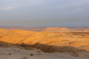 Gobustan 'ın sonsuz güzel dağ genişlikleri. Azerbaycan.