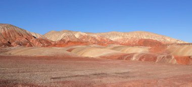 Azerbaycan 'ın güzel kızıl dağları. Khizi bölgesi.