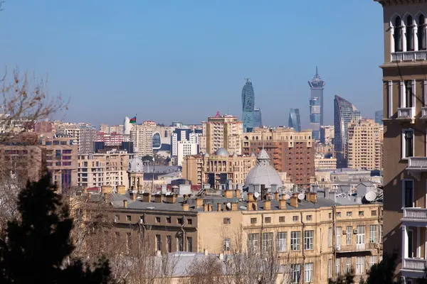 Bakü şehri. 07.03.2023. Bakü şehrinin yukarısından güzel bir manzara.