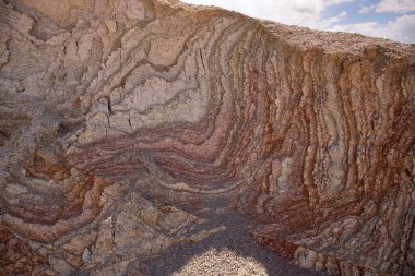Khizi 'deki kızıl dağların açık dokusu. Khizi bölgesi. Azerbaycan.