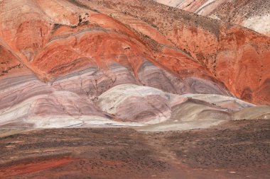 Kırmızılı güzel dağlar. Khizi bölgesi. Azerbaycan.