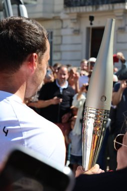 Olimpiyat Yaz Oyunları için Marsilya 'da Paris 2024 meşale bayrağı