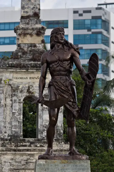 stock image the statue of lapu lapu in the city of mactan in mactan island cebu city