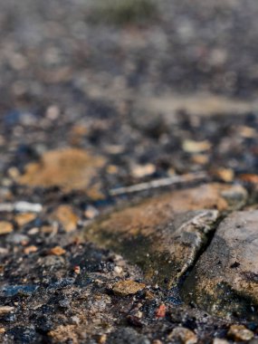 Bir sürü taşın dikey çekimi doğal bir taş mozaiği oluşturuyor.