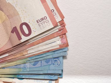 Avro parasının yakın plan çekimi.