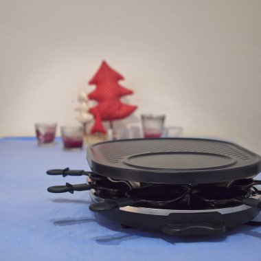 Masadaki bir ızgaranın seçici odak noktası