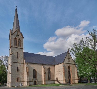 Bielefeld Almanya 'sında gün ışığında Stiftskirche Schildesch