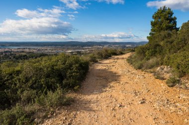 Hiking trail in the Gardiole massif in Frontignan