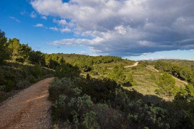 Hiking trail in the Gardiole massif in Frontignan