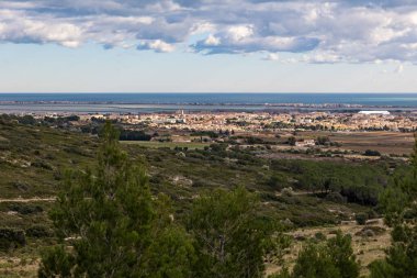 View of the city of Frontignan from the Gardiole massif