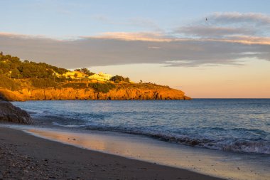 Promenade du Marechal Leclerc in Sete at sunset from the Crique de l'Anau