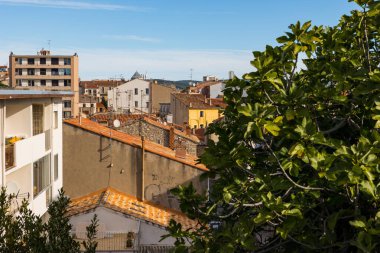 Roofs of downtown Sete from the streets of the Quartier Haut