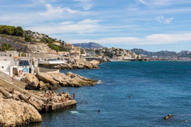 View of Anse de Maldorme and its swimmers in Marseille