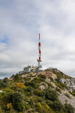 Mont Saint-Baudille transmitter from the hiking trails