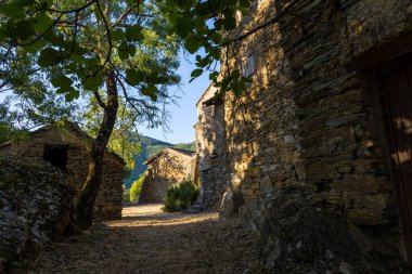 Almost abandoned hamlet of Fenouillede in Mons shortly after sunrise