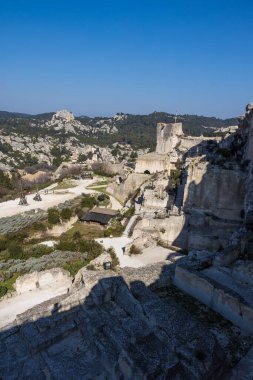 Sarasine Kulesi 'nden Baux-de-Provence şatosunun yıkıntılarının manzarası