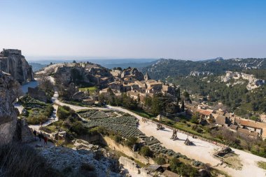 Ortaçağ köyü Les Baux-de-Provence Kalenin kalesinden