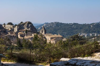 Ortaçağ köyü Les Baux-de-Provence Kale 'den