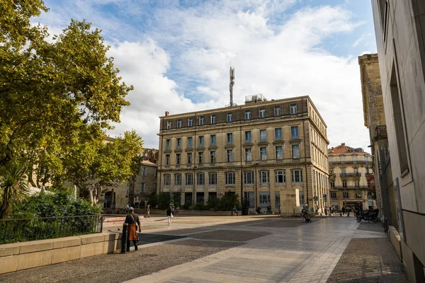 Montpellier 'deki Çiçek Pazarı Meydanı