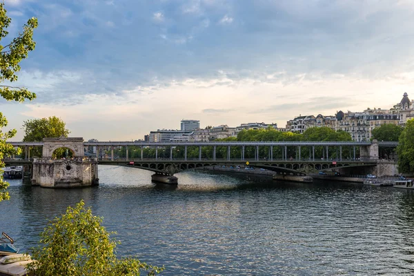 Utsikt Över Bir Hakeim Bridge Slutet Dagen Från Stranden Seine — Stockfoto
