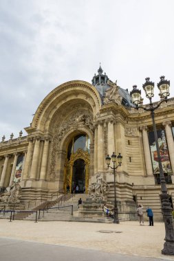 Paris 'teki Petit Palais' in muazzam girişi