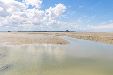 Pointe du Grouin du Sud 'dan Mont Saint-Michel' e bakın.
