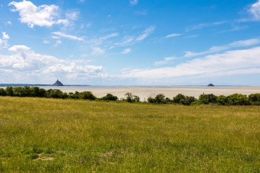 Pointe du Grouin du Sud 'dan Mont Saint-Michel' e bakın.