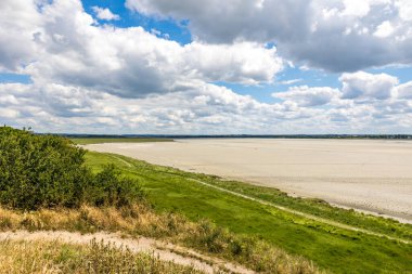 Pointe du Grouin du Sud 'dan Mont Saint-Michel Körfezi manzarası