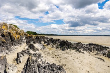 Pointe du Grouin du Sud 'dan Mont Saint-Michel Körfezi manzarası