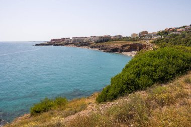 Sete 'deki Crique de l' Anau 'nun kenarındaki binalar.
