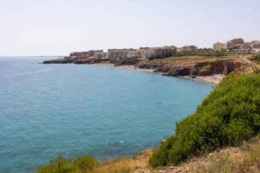 Sete 'deki Crique de l' Anau 'nun kenarındaki binalar.